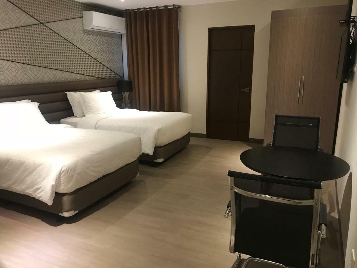 Maxx Hotel Ortigas Pasig City Exterior photo